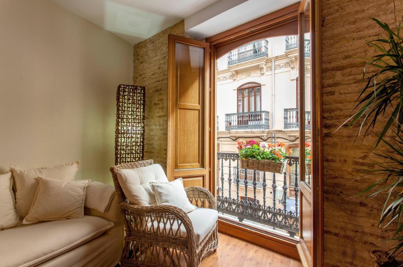 Luxurious & Alluring Home In Historic Town バレンシア エクステリア 写真
