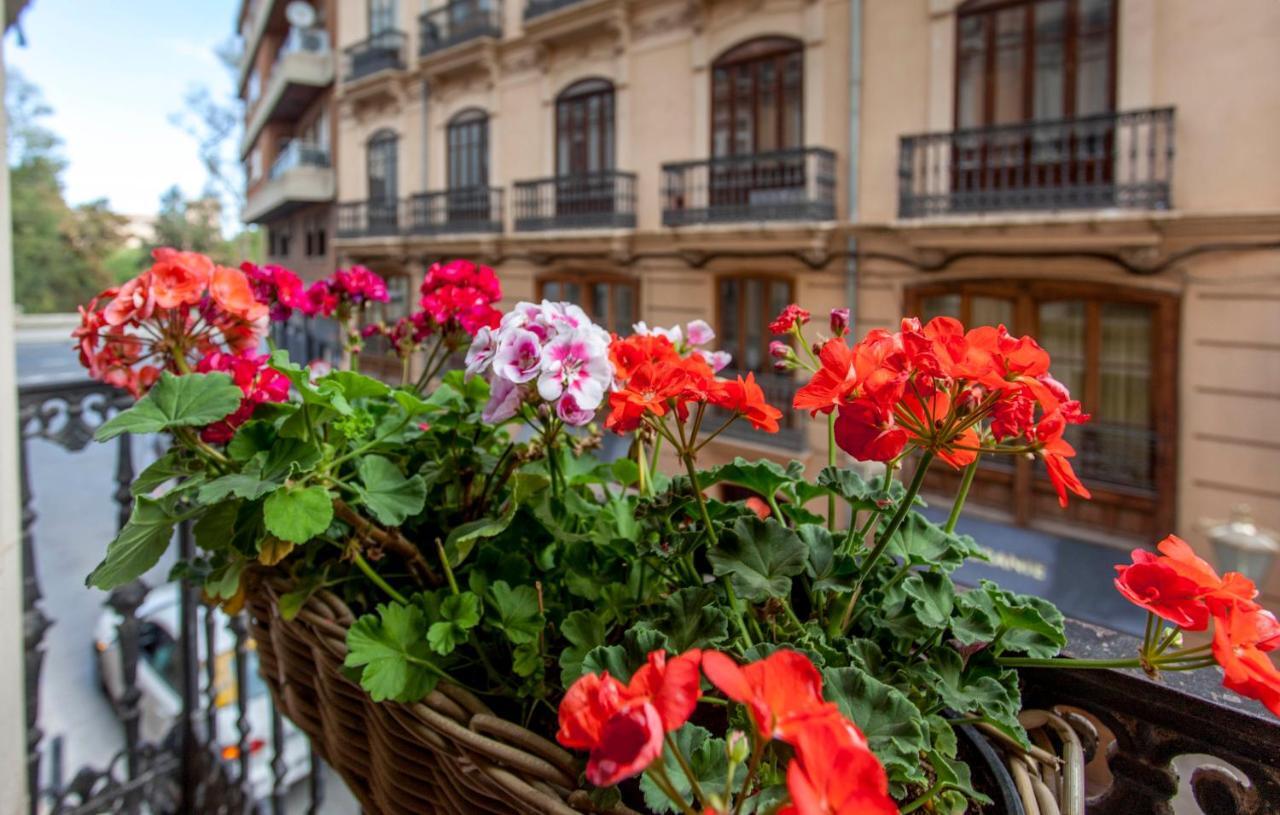 Luxurious & Alluring Home In Historic Town バレンシア エクステリア 写真