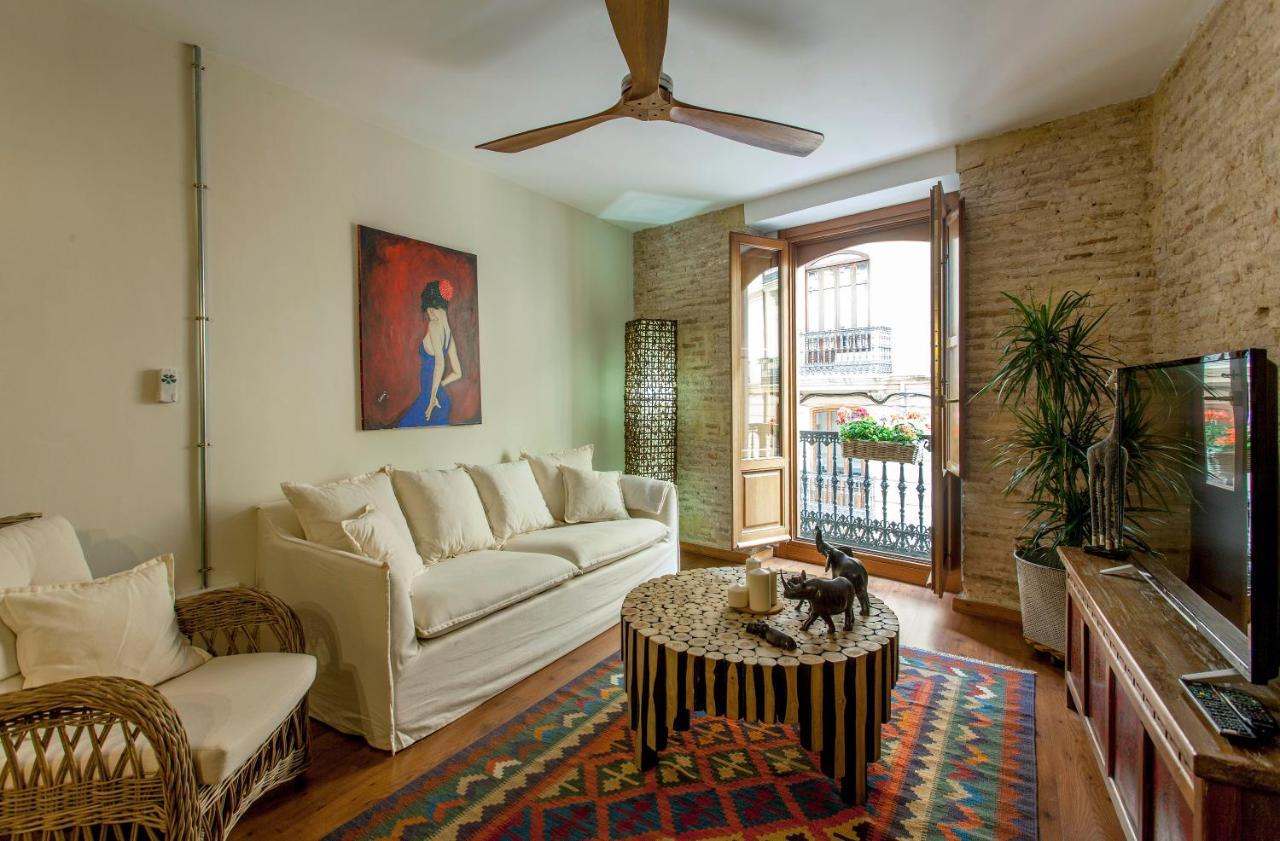 Luxurious & Alluring Home In Historic Town バレンシア エクステリア 写真