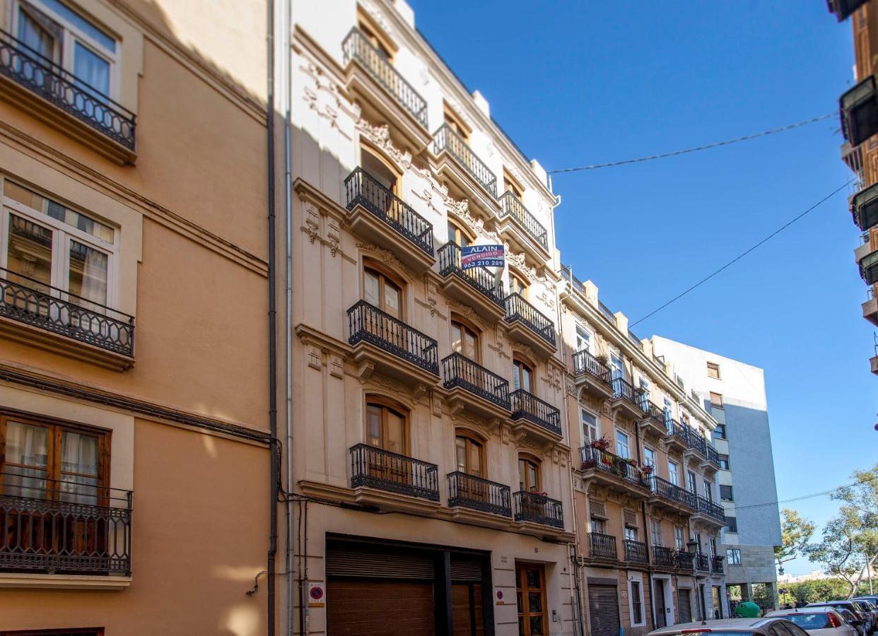 Luxurious & Alluring Home In Historic Town バレンシア エクステリア 写真